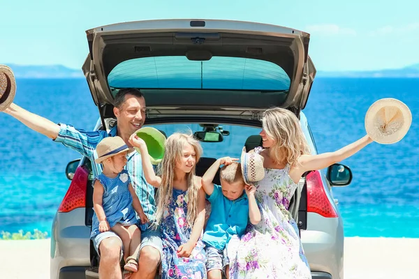 Happy Family Car Sea Nature Weekend Travel — Stock Photo, Image