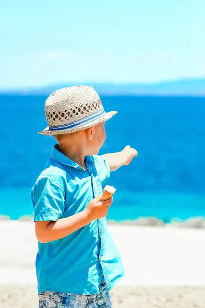 Glückliches Kind Mit Eis Meer Wochenende — Stockfoto