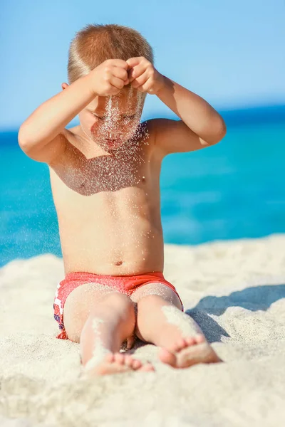 Szczęśliwy Dziecko Nad Morzem Przyrodzie Weekend Podróże — Zdjęcie stockowe