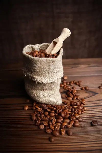 Sacchetto Chicco Caffè Sfondo Legno — Foto Stock