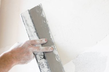 Erkek el işçilerinde spatula onarımı.