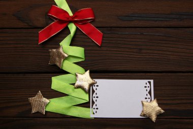 Kağıttan yapılmış Noel ağacı