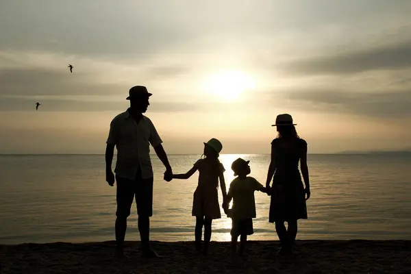 Šťastná Rodina Přírodě Moře Výlet Silueta Royalty Free Stock Obrázky