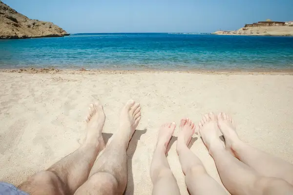 Stylové Krásné Nohy Mořském Pobřeží Pozadí Stock Fotografie