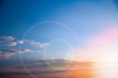 Temiz hava atmosferinde güzel gökyüzü bulutları