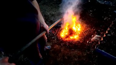 Dışarıdaki yangın kül tehlikesi