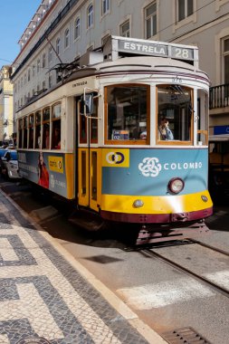 Lizbon, Portekiz 'de sarı tramvayı olan eski binaların şehri.