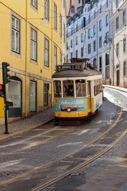 Lizbon, Portekiz 'de sarı tramvayı olan eski binaların şehri.