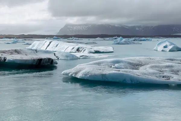 Τοπίο Πάγου Που Επιπλέει Στη Λιμνοθάλασσα Του Παγετώνα Jokulsarlon Στην Εικόνα Αρχείου