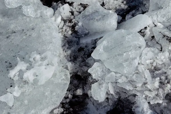Led Bloky Černé Diamantové Pláži Islandu Stock Obrázky