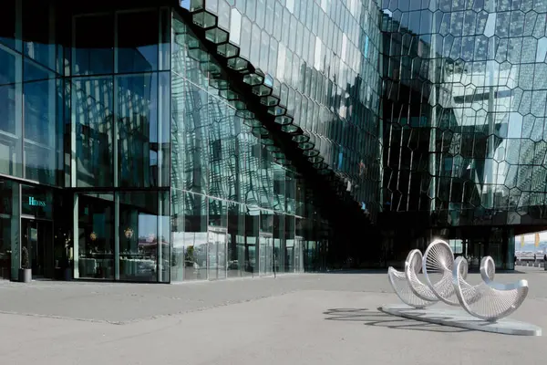 Patung Modern Gedung Konser Harpa Islandia Stok Gambar