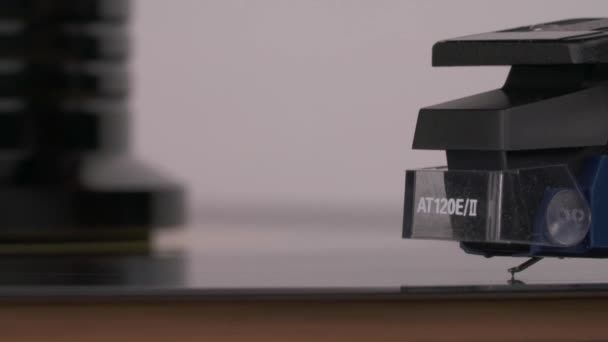 Macro Shooting Turntables Carbon Stylus Coil Automatically Lifting Rotating Vinyl — Stockvideo