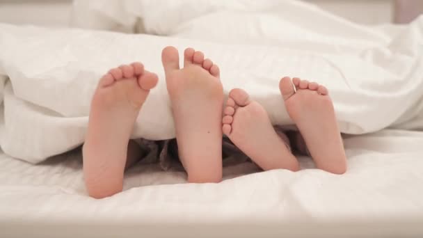 Childrens Feet Moving Blanket Kids Lying Bed — Vídeos de Stock