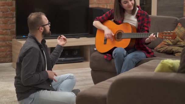 Young Couple Having Fun Together Beautiful Girl Plays Acoustic Guitar — 비디오