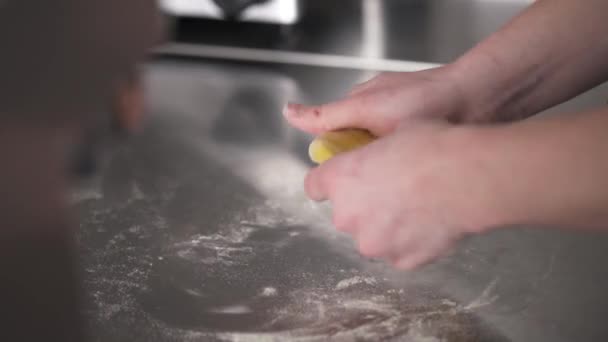 Hands Holding Piece Dough Kneading Flattening Table Fresh Noodles Preparation — Vídeos de Stock
