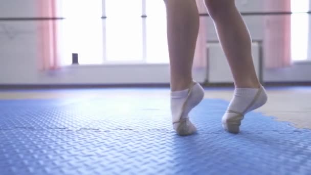 Side View Young Gymnast Pointe Shoes Walking Tiptoe Colorful Sports — Stock videók