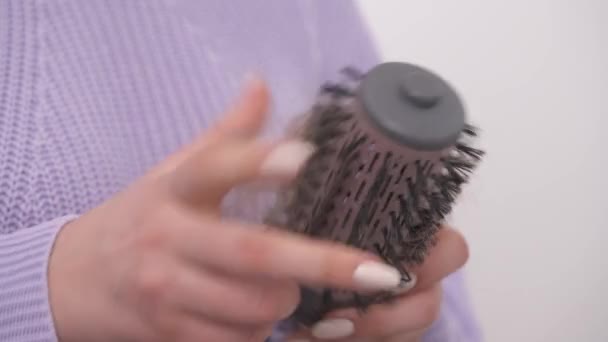 Close Woman Holding Comb Her Hands Dropped Hair — Stock Video