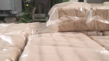 Doldurulmuş talaş parçacıklarının yakın plan çekimi.