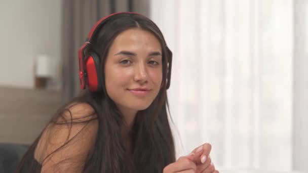 Bottom Top Shot Young Sexy Woman Wearing Headphones Enjoys Music — Stock Video