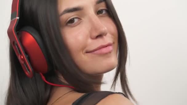 Bottom Top Shot Young Sexy Woman Wearing Headphones Enjoys Music — Stock Video