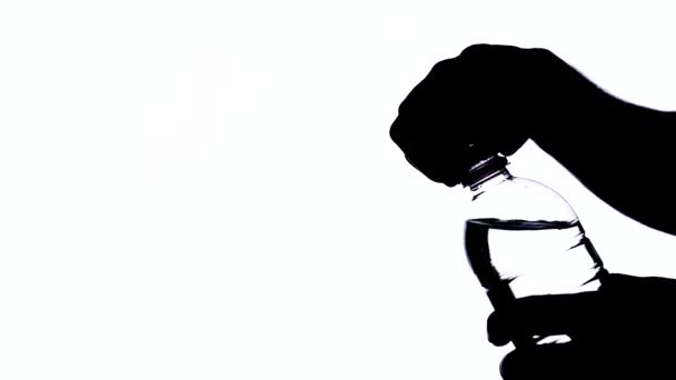 Ένα Κοντινό Βίντεο Επίδειξης Αρσενικού Χεριού Που Κρατάει Ένα Πλαστικό — Αρχείο Βίντεο