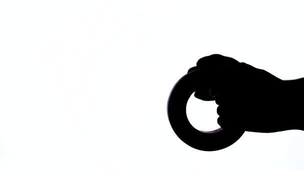 Крупный План Руки Человека Кусочком Скотча Черно Белый Кадр Изолированный — стоковое видео