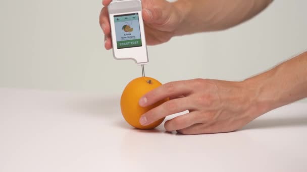 Test Von Orange Auf Einen Grenzwert Für Nitrate Nitrattester Gesunde — Stockvideo