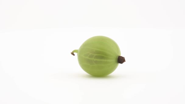 Primer Plano Fruta Grosella Verde Jugosa Dulce Mesa Giratoria Aislado — Vídeo de stock