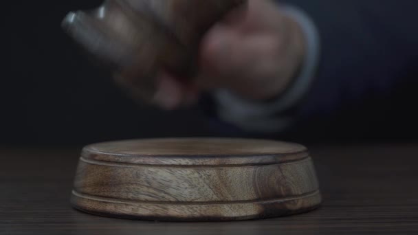 Close Dari Hakim Gavel Mencolok Sekali Hukuman Proklamasi Konsep Hukum — Stok Video