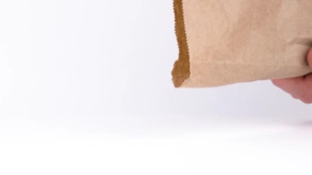 Närbild Röda Quinoa Frön Spiller Eco Papper Pack Glutenfri Supermat — Stockvideo