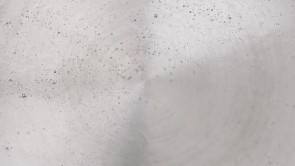 Вид Зверху Кадри Знімок Гарячої Води Бульбашками Металевому Горщику Процес — стокове відео