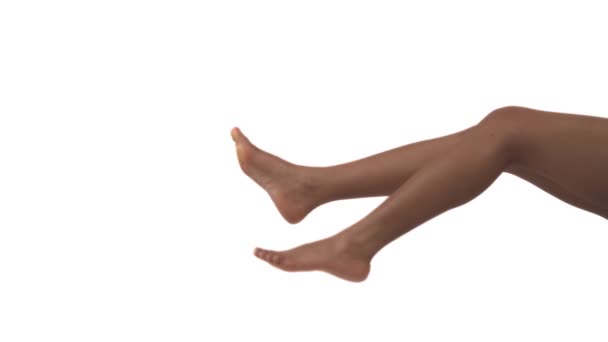Close Beautiful Female Legs African American Woman Mp4Ing Her Slim — Stock Video