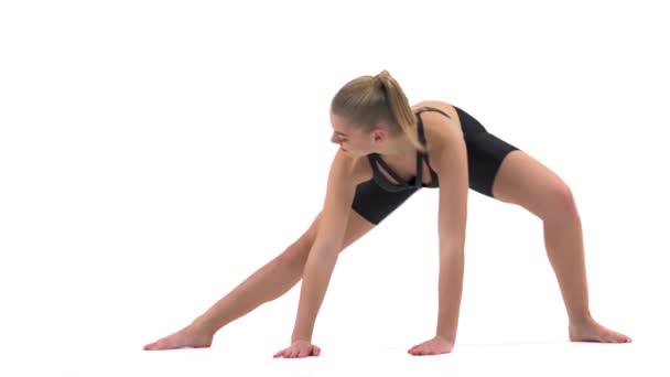 ロープでジャンプする女性体操選手のデモンストレーションビデオ スポーツとフィットネスのコンセプト — ストック動画