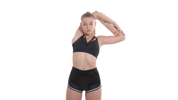 Sporcu Kadın Antrenmanlara Isınma Egzersizleriyle Kollarını Omuzlarını Esnetmeye Hazırlanıyor Zole — Stok video