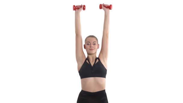 Spor Salonundaki Kadının Dambılları Kullanarak Aerobik Egzersizleri Yaptığı Yakın Çekim — Stok video