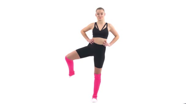 Wanita Muda Yang Cantik Melakukan Latihan Peregangan Wanita Meregangkan Otot — Stok Video