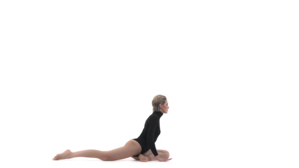 Genç Kadın Boylamsal Sicim Yan Eğim Yapıyor Yoga Egzersizleri — Stok video