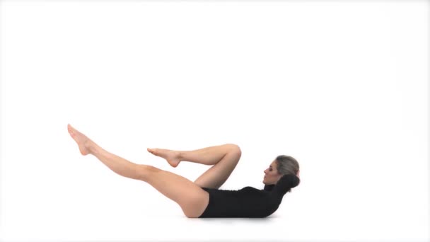 Junge Athletische Frau Die Ihren Oberkörper Trainiert Sportlerin Legt Sich — Stockvideo