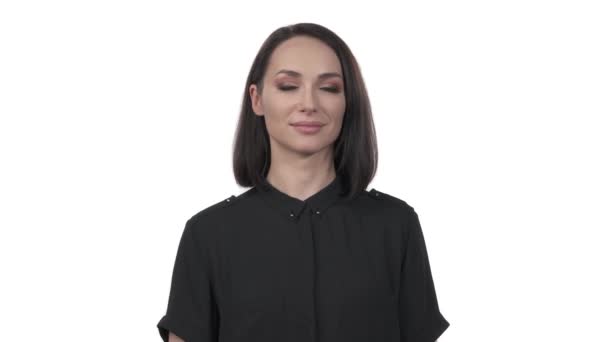 Närbild Porträttbild Glad Glad Glad Kvinna Som Skickar Luftkyss Isolerad — Stockvideo
