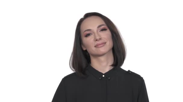 Attraktiv Vänlig Ung Kvinna Ler Glatt Säger Adjö Viftar Med — Stockvideo