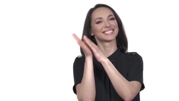 Mutlu Gülümseyen Bir Kadının Yakın Plan Portresi Alkışlıyor Beyaz Arka — Stok video