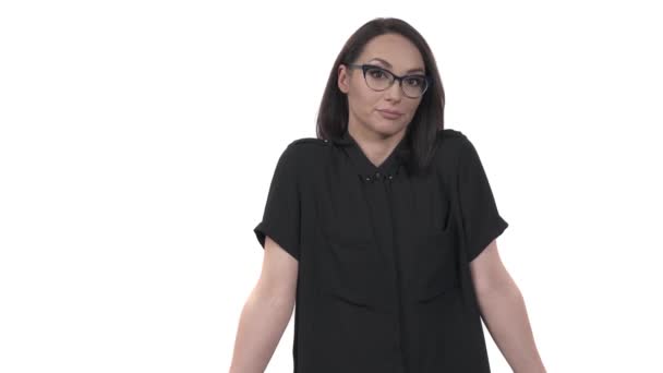 Jag Kan Ingen Gest Porträtt Förvirrad Ung Kvinna Glasögon Som — Stockvideo