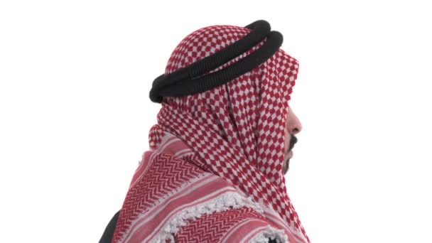 Baksidan Arabiska Mannen Bär Traditionella Saudiska Kläder Shemagh Manlig Modell — Stockvideo