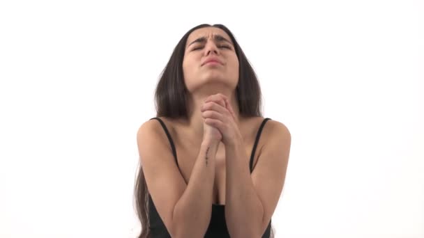Portret Dorosłej Kobiety Patrzącej Górę Nadzieją Trzymającej Ręce Modlitwie Błagam — Wideo stockowe