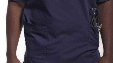 Cebini açan bir doktorun hastayı rüşvet ödemeye zorlaması. Tıpta yolsuzluk. İzole, beyaz arkaplan