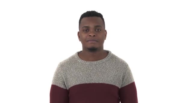 Charmant Jeune Homme Pointant Avec Des Index Vers Caméra Toi — Video