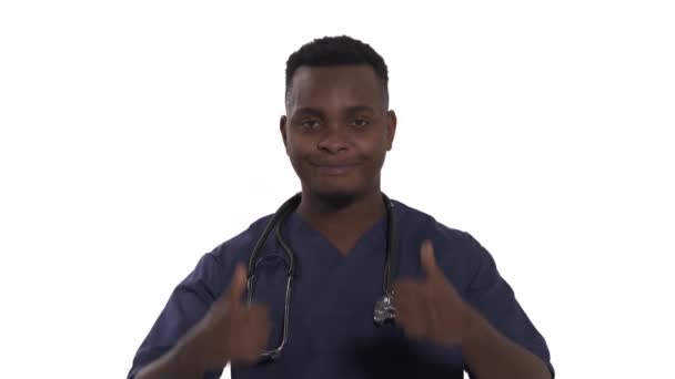 Κοντινό Πλάνο Ενός Γιατρού Που Δείχνει Θετικές Χειρονομίες Αντίχειρες Επάνω — Αρχείο Βίντεο