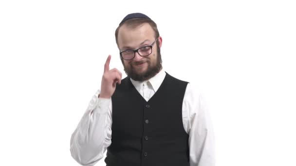 Nachdenklicher Jüdischer Mann Der Beim Nachdenken Seine Schläfen Der Stirn — Stockvideo