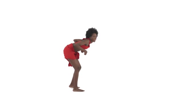 Dlouhý Záběr Africké Tanečnice Oblečené Červené Látce Předvádějící Twerk Booty — Stock video