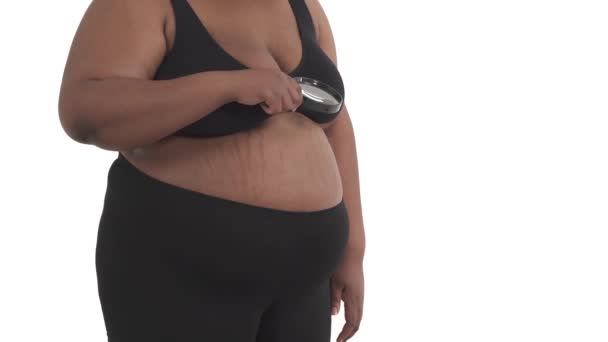 Πορτρέτο Του Αγνώριστου Σώματος Παχύσαρκη Γυναίκα Εσώρουχα Μελετά Την Κοιλιά — Αρχείο Βίντεο